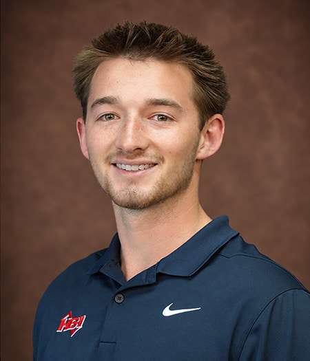 Mikonowicz Brady_Headshot | Holtz Builders | General Contractor Brady Mikonowicz